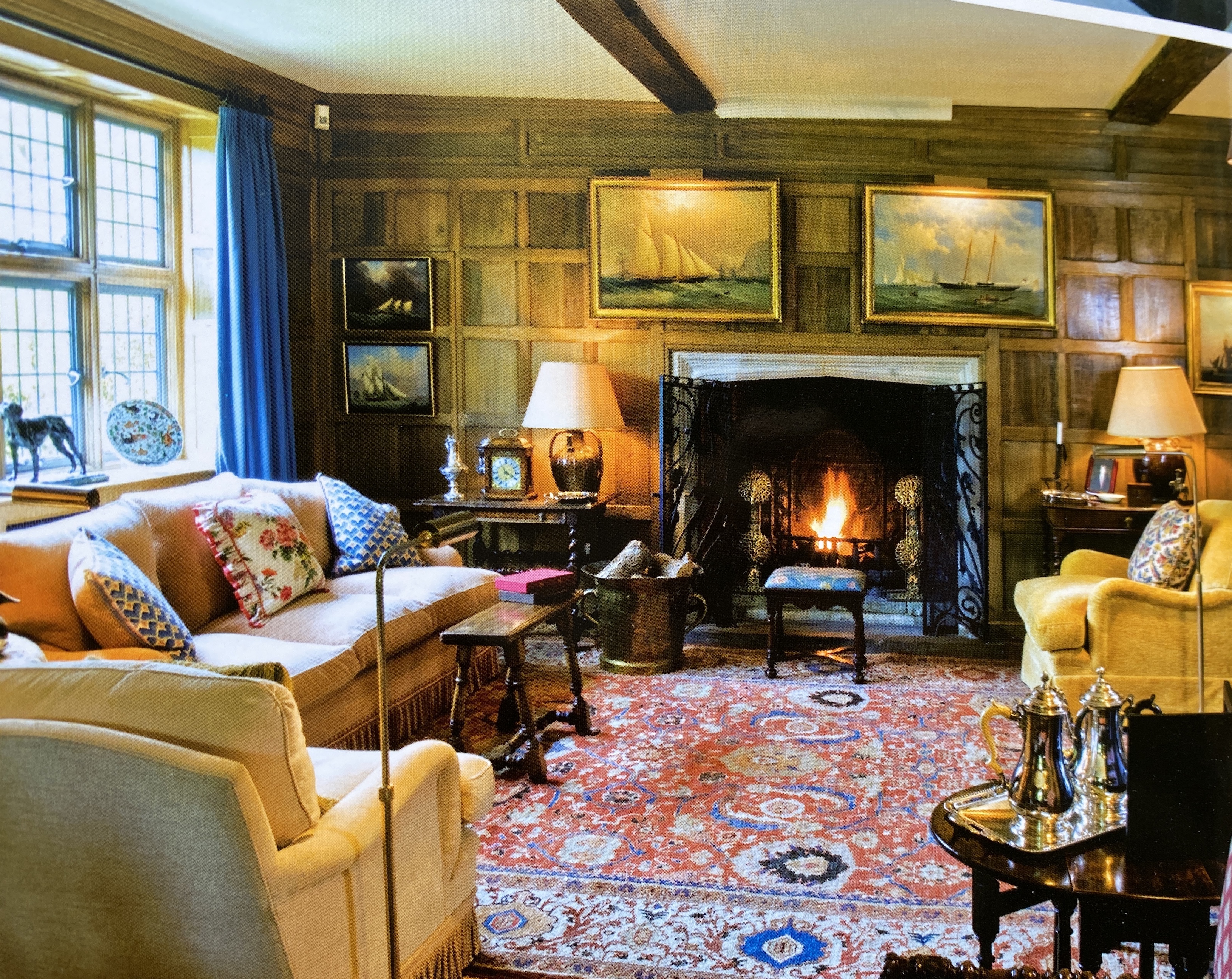 Oak panelling formerly in the library at Plumpton Place, as fitted to three walls in the room measuring, 585cm and two each of 440cm, individual sections of 192 x 72cm (the secret door); 258 x 110cm; 255 x 132cm; 260 x 1